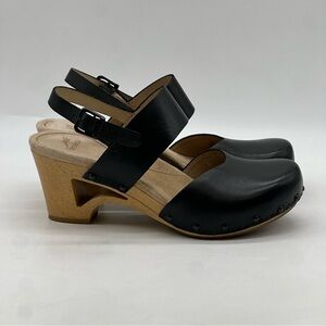 Dansko Thea Leather Clog Sandals. Size 8